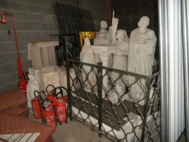 Statuaire et objets d'art mis à l'abri aux ateliers municipaux